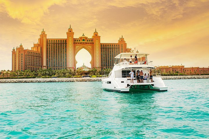 Best Time for a Dubai Yacht Tour