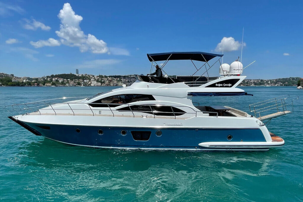 Hourly vs Daily Yacht Rentals 