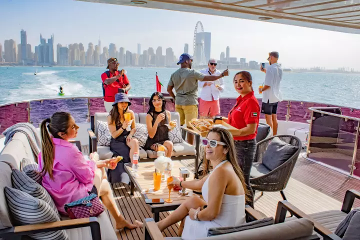 Essential Amenities for Yacht Rental in Dubai