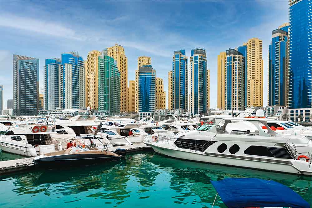 Luxury vs Standard Yachts for Rent in Dubai